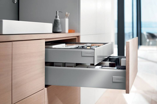 Blum ⋆ Anwer Hardware